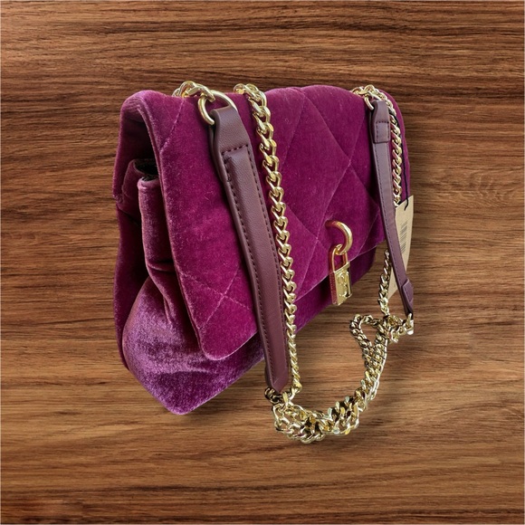 Steve Madden Rich Fuchsia Velvet Lock Shoulder Bag with Chain strap NWT - Picture 7 of 16